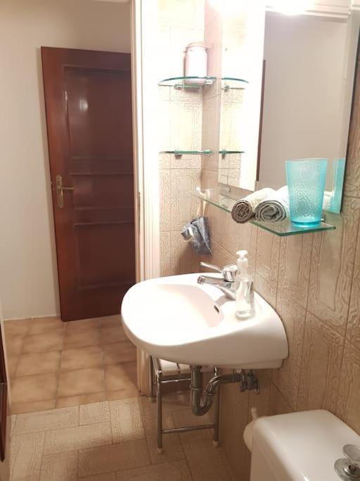 Beautiful At Glyfada Apartment Athens